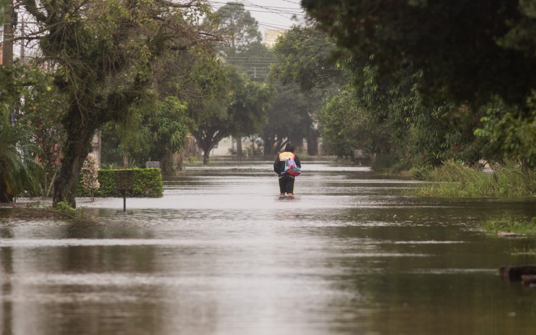 Semana de alto risco: chuva extrema, risco de enchentes e muito granizo Semana será de alto risco entre o Uruguai e parte do Rio Grande do Sul com chuva extrema, risco de enchentes, muitos raios e granizo frequente