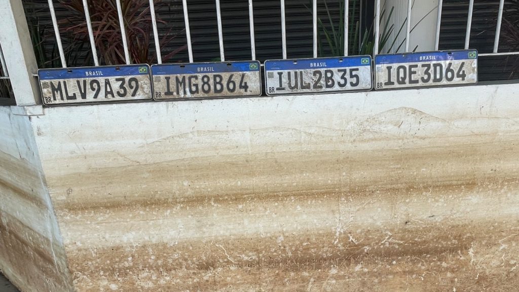 Motoristas que perderam placas têm gratuidade na autorização de troca