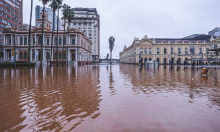 Porto Alegre, 3 de maio de 2024 Porto Alegre parou em um dos dias mais dramáticos da sua história da cidade com o Guaíba avançando sobre o Centro e bairros