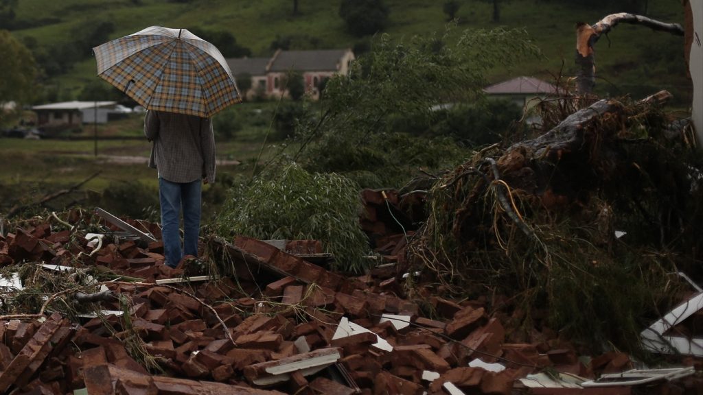 Prefeita descreve cidade “destruída” pela chuva; veja as imagens