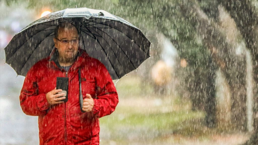 Frente fria traz chuva de volta neste início de semana; saiba o que esperar
