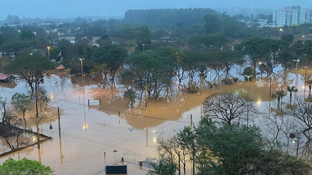 Chuva vai voltar a ganhar força em meio às novas enchentes nos vales