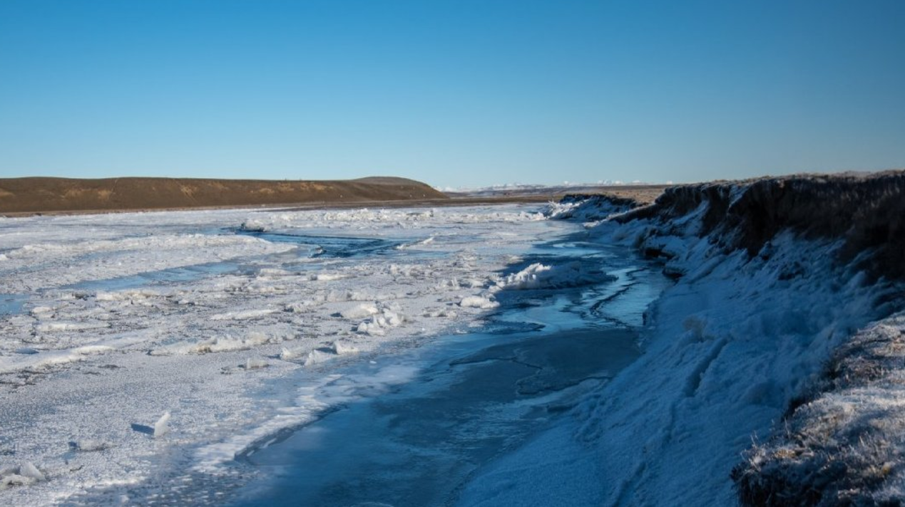 Temperaturas frías de hasta -17°C congelan el mar en el sur de Argentina