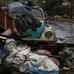 Entulhos e drenagem comprometida agravam risco de alagamentos