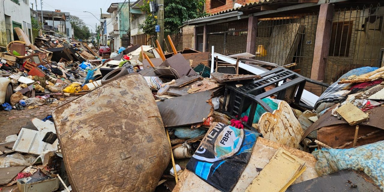 <span class="entry-title-primary">Moradores da zona Norte de Porto Alegre vivem entre lixo, entulho e ratos</span> <h2 class="entry-subtitle">Cinquenta dias após a enchente há ainda uma grande quantidade de entulho e lixo nas ruas que atraem ratos no Norte de Porto Alegre </h2>
