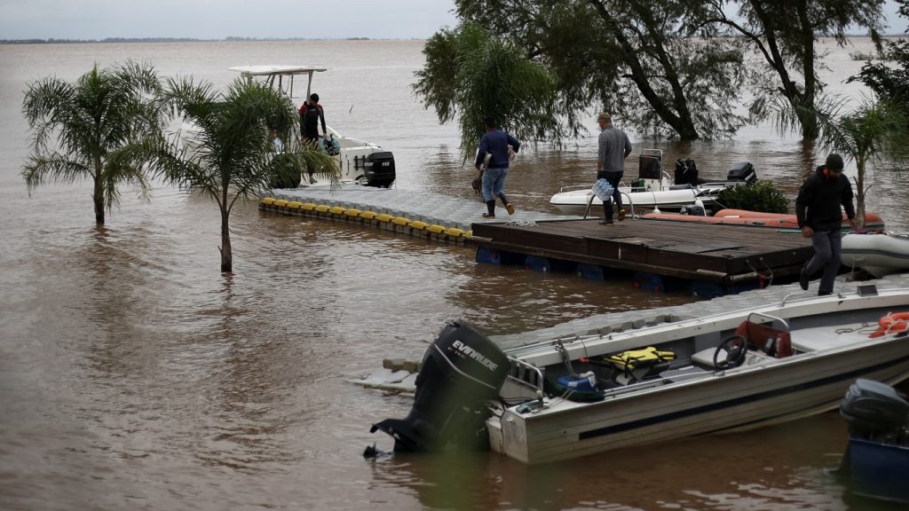 Guaíba perto da cota de alerta no cais; entenda o que ocorre