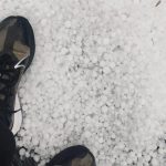 Frente fria que avança para o Sul do Brasil traz muito granizo no Uruguai