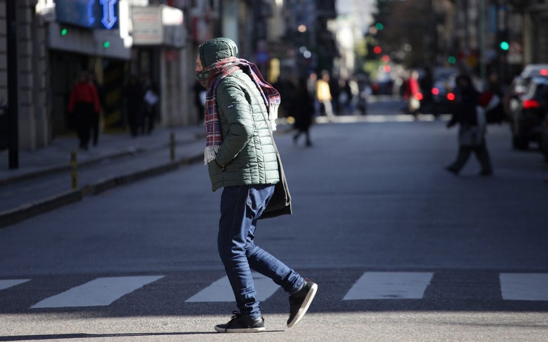 Argentina emite alerta vermelho por frio extremo Poderosa onda de frio assola a Argentina e ganha força. Serviço Meteorológico Nacional emitiu um alerta vermelho.