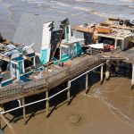 Beryl deixa rastro de destruição no Sul dos Estados Unidos