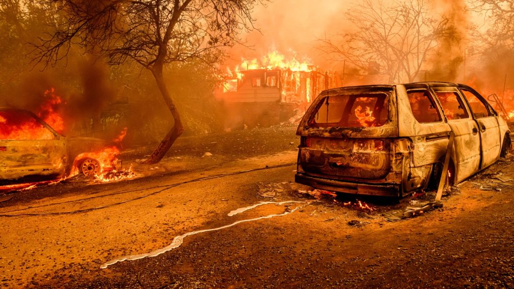 Onda de calor espalha fogo pelo Oeste dos Estados Unidos