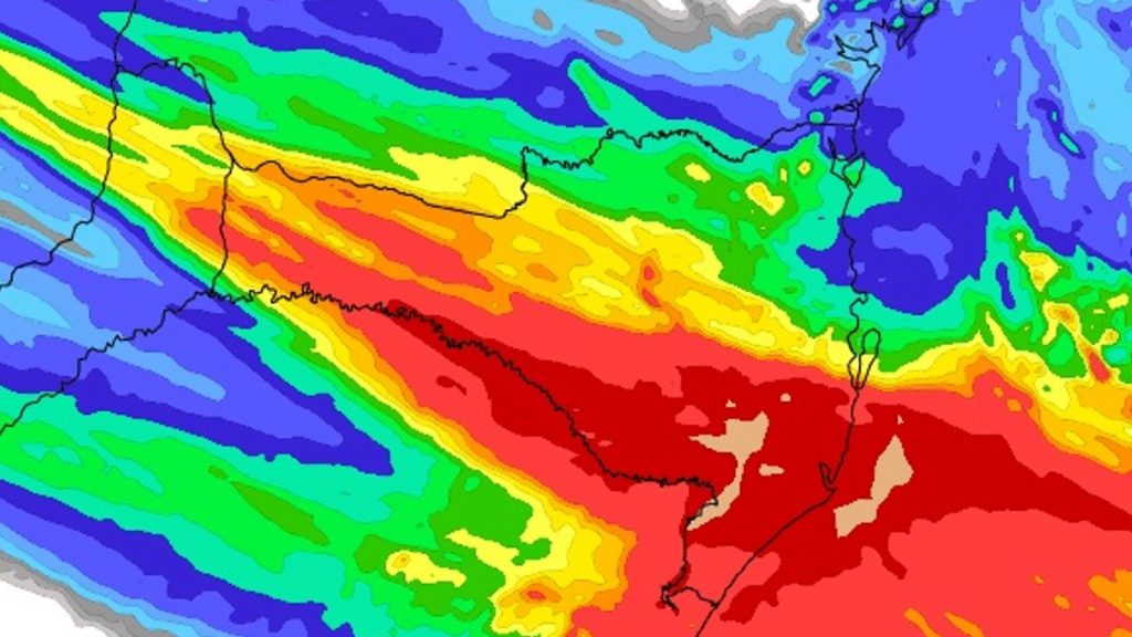 Frente fria avança e pode trazer chuva volumosa em Santa Catarina