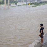Fotos: enchente em Houston após a passagem do furacão Beryl