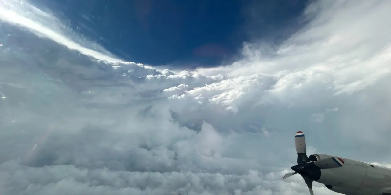 <span class="entry-title-primary">Avião chega ao olho do devastador furacão Beryl; veja as imagens</span> <h2 class="entry-subtitle">Agência de Meteorologia e Força Aérea dos Estados Unidos divulgam imagens feitas no olho do poderoso furacão Beryl </h2>