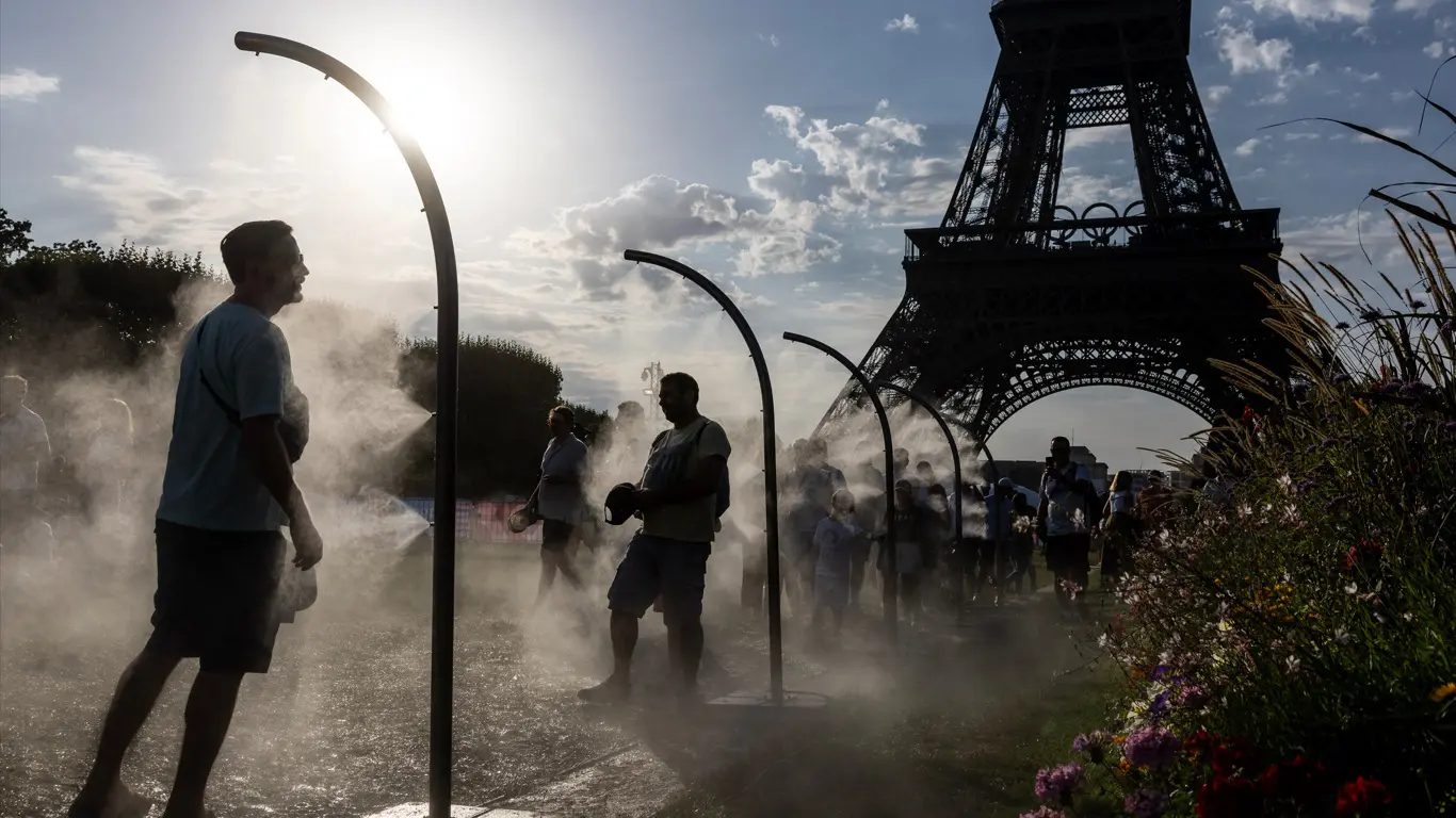 Foto mostra o calor em Paris