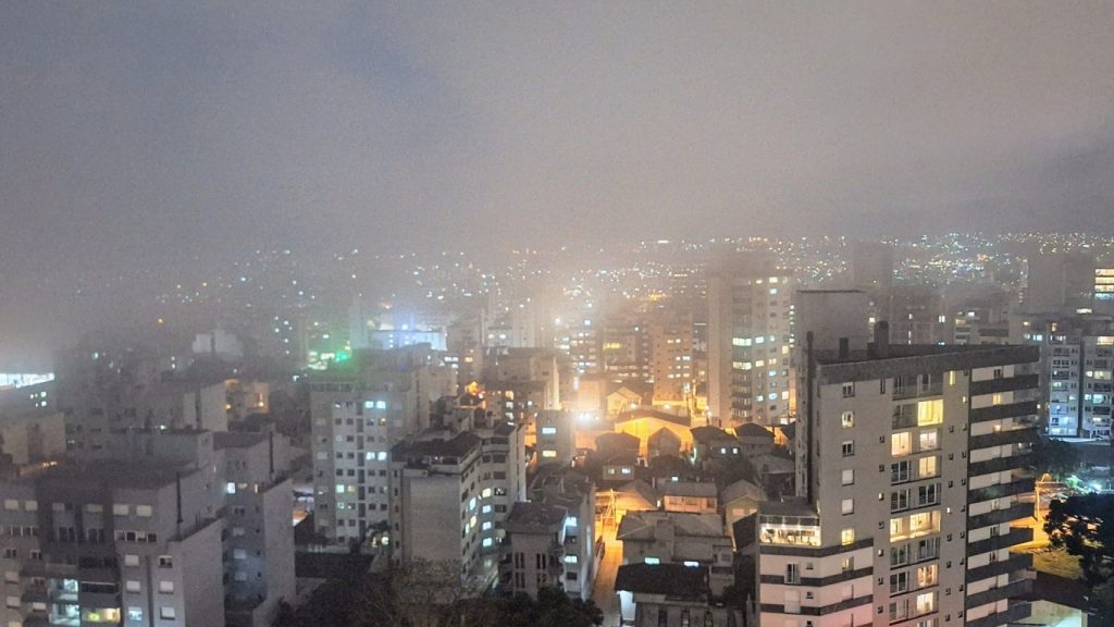 Onda de frio completa duas semanas com previsão de outro dia invernal