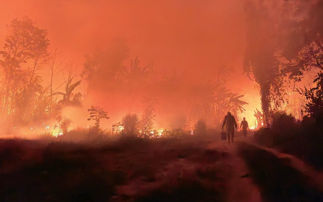Incêndios fora de controle na Bolívia levam mais fumaça para o Brasil Bolívia enfrenta temporada de fogo que ameaça a repetir a crise de 2019 com queimadas muito acima do normal