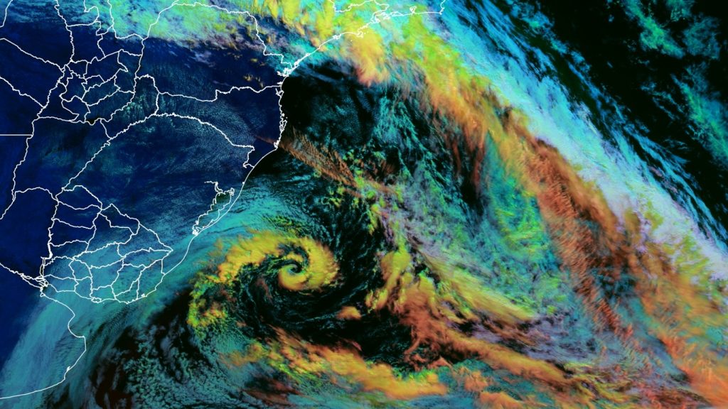 Ciclone na costa intensifica o frio neste começo de semana