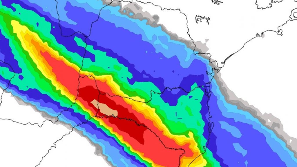 Frente fria avança com chuva pelos três estados do Sul do Brasil