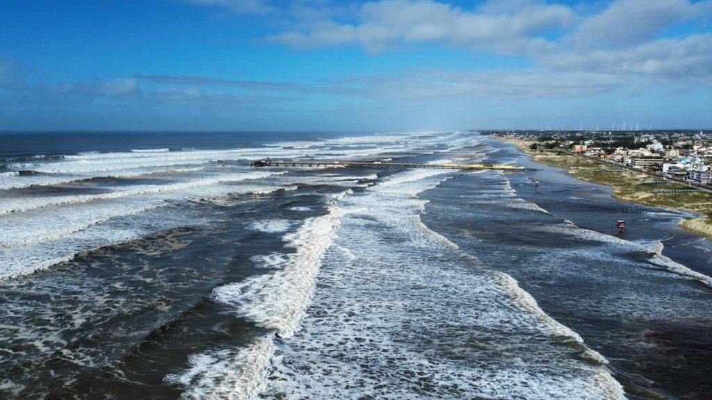 Forte ressaca atinge litoral do Rio Grande do Sul; veja imagens