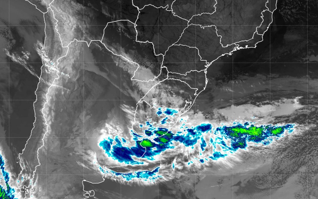 Ciclone entre a Argentina e o Uruguai traz vento neste fim de semana Ciclone extratropical se forma na altura do Rio da Prata, provoca muita chuva e temporais na região e traz vento no Rio Grande do Sul