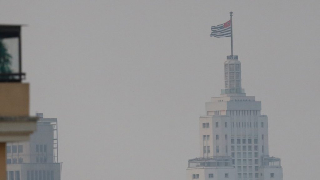 Fotos: fumaça transforma a paisagem de São Paulo