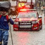 Frente fria reforça instabilidade com chuva forte, alagamentos e temporais