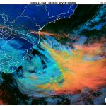 Ciclone na costa impulsiona ar frio, provoca vento e afasta a fumaça