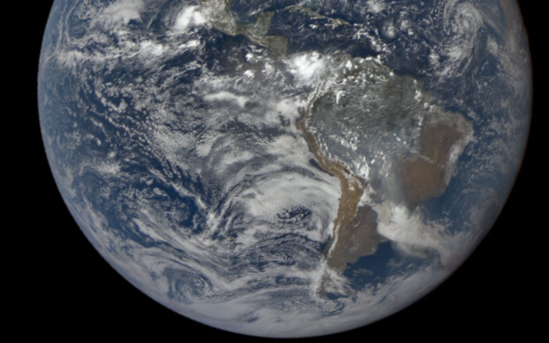 Fumaça sobre o Brasil pode ser vista a 1,5 milhão de quilômetros da Terra Satélite da NASA distante da Terra e usados para alertar tempestades solares registrou a fumaça de queimadas sobre o Brasil