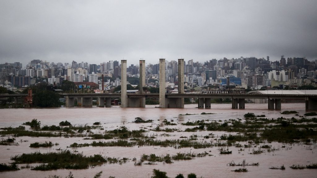 Há risco de enchente em Porto Alegre?