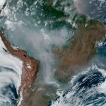 Fumaça de queimadas cobre enorme área do Brasil; veja as imagens