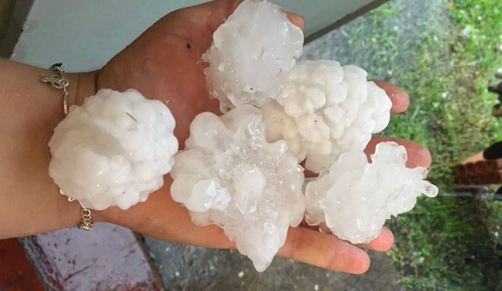 Tempestades entre Uruguai e Rio Grande do Sul causam granizo gigante