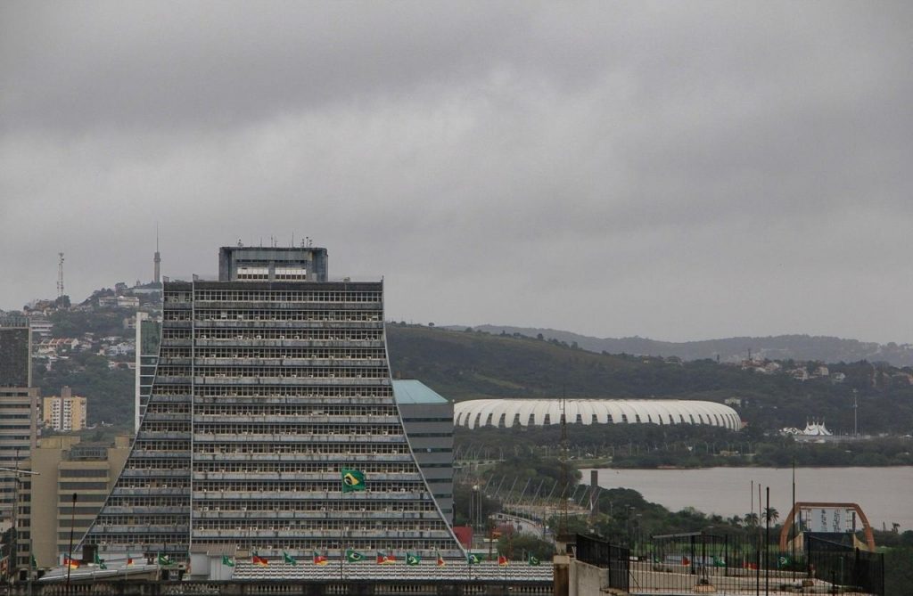 Qualidade do ar melhora muito na Grande Porto Alegre com frente fria