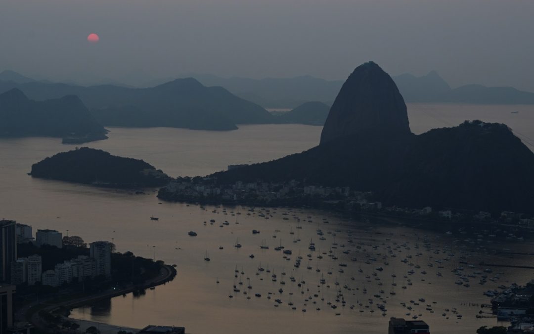 Fotos: fumaça deixa cartões postais do Brasil cinzas no Rio de Janeiro Camada de fumaça de queimadas que atinge mais da metade do território brasileiro muda a paisagem também no Rio de Janeiro