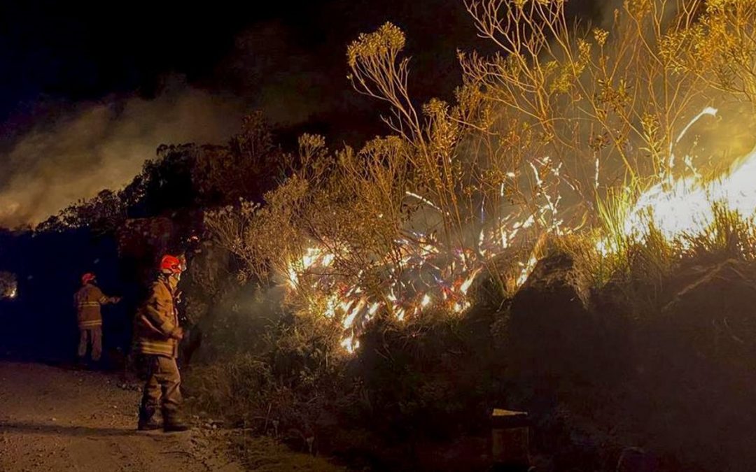 Rio de Janeiro tem salto em incêndios e piora da qualidade do ar Tempo seco com calor excessivo faz disparar o número de queimadas no Rio de Janeiro e piora a qualidade do ar no estado