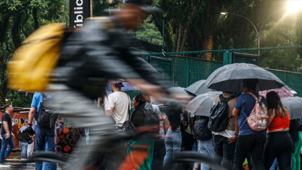 Chuva avança em áreas de seca com alívio na umidade e qualidade do ar