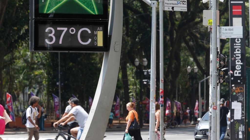 Frente fria trará breve alívio em São Paulo após calor histórico