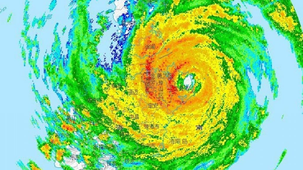 Clima extremo: Supertufão toca terra com vento de 230 km/h