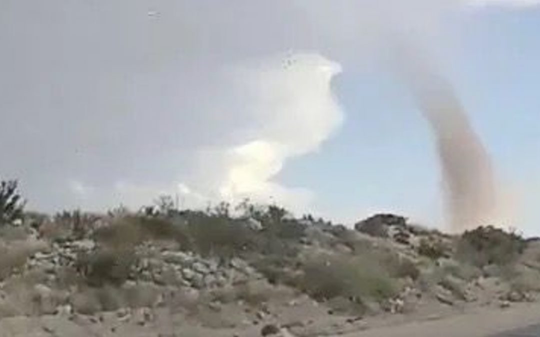 Temporais com tornado, vento forte e granizo atingem a Argentina Temporais, alguns fortes a severos, atingiram ontem várias províncias da Argentina e vão continuar entre hoje e amanhã