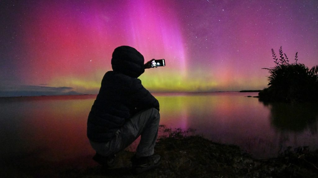 Tempestade solar severa provoca um show de luzes ao redor do mundo