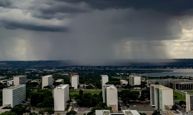 Chuva em Brasília colocará fim a quatro meses de clima seco