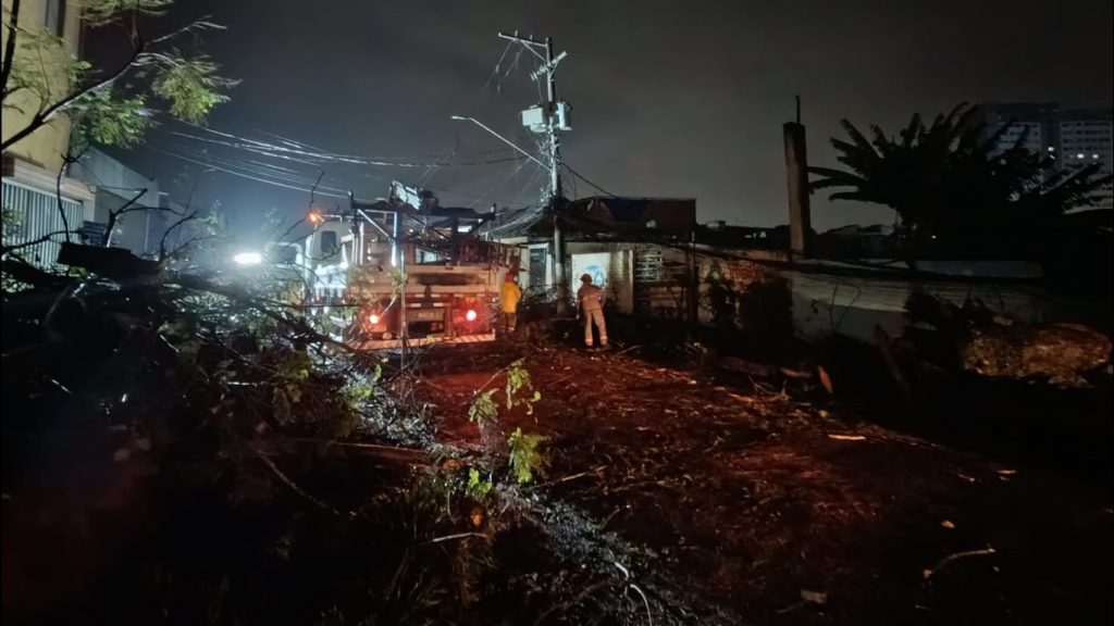 Onda de temporais em SP é desastre mais fatal desde enchente no RS