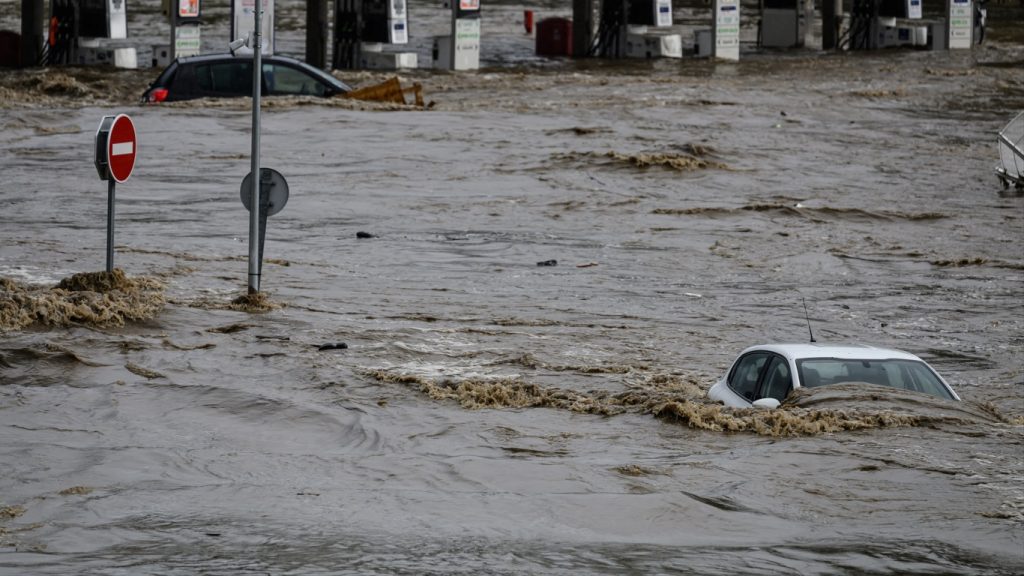 Chuva de 600 mm em 60 horas causa graves enchentes na França