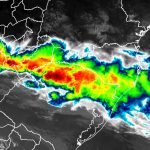Frente fria avança com chuva e temporais em Santa Catarina e no Paraná