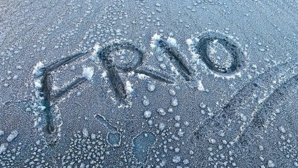 Frio de inverno e geada quase no fim de outubro