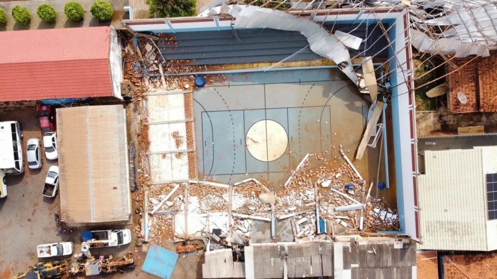 Imagens aéreas mostram destruição por violento vendaval em Goiás