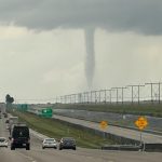 Milton chega aos Estados Unidos com onda de tornados na Flórida