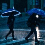 Vento com rajadas fortes vai acompanhar a chuva no feriado