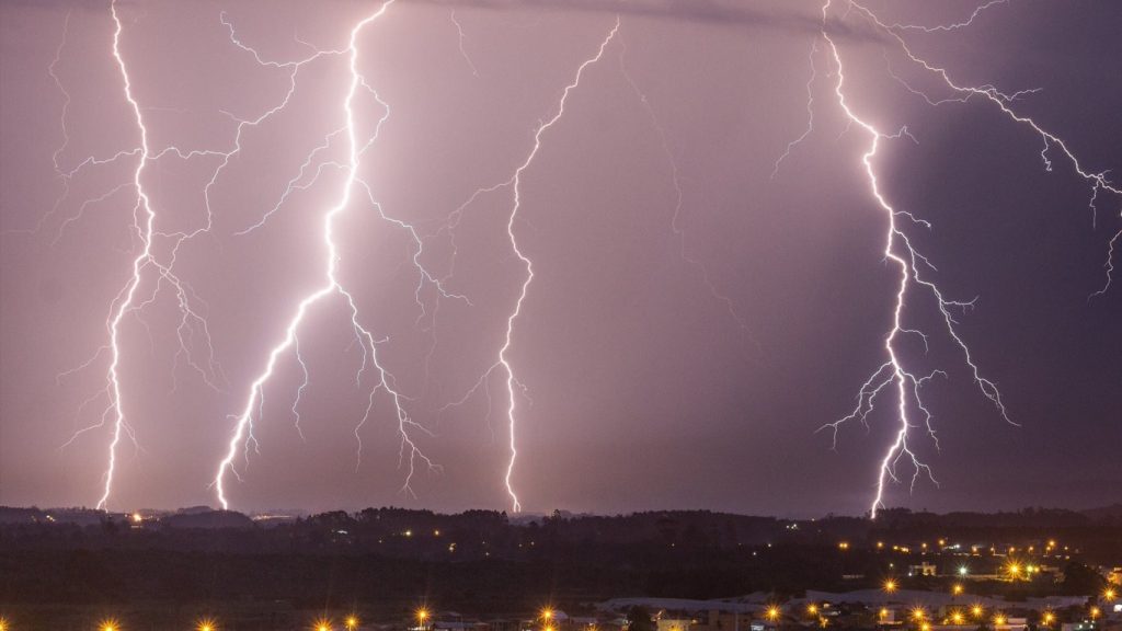 Forte calor vai preceder período de vários dias de chuva e tempestades