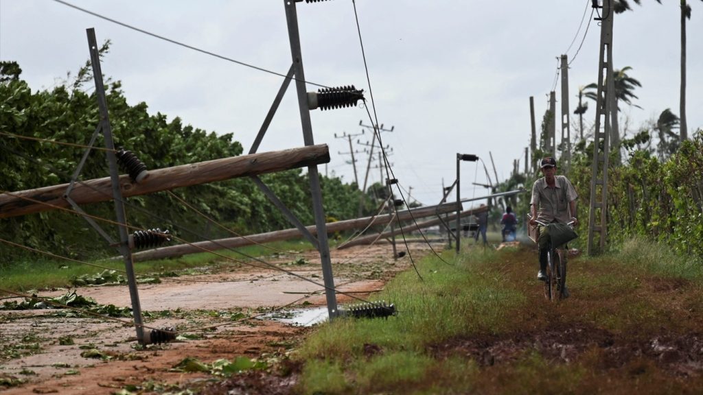 Cuba enfrenta forte terremoto com danos dias após dois furacões
