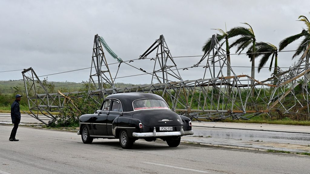 Furacão categoria 3 arrasa o Oeste de Cuba; veja fotos de região atingida